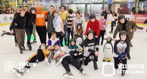 Vaikai čiuožinėjo Vilniaus AKROPOLIO ledo arenoje